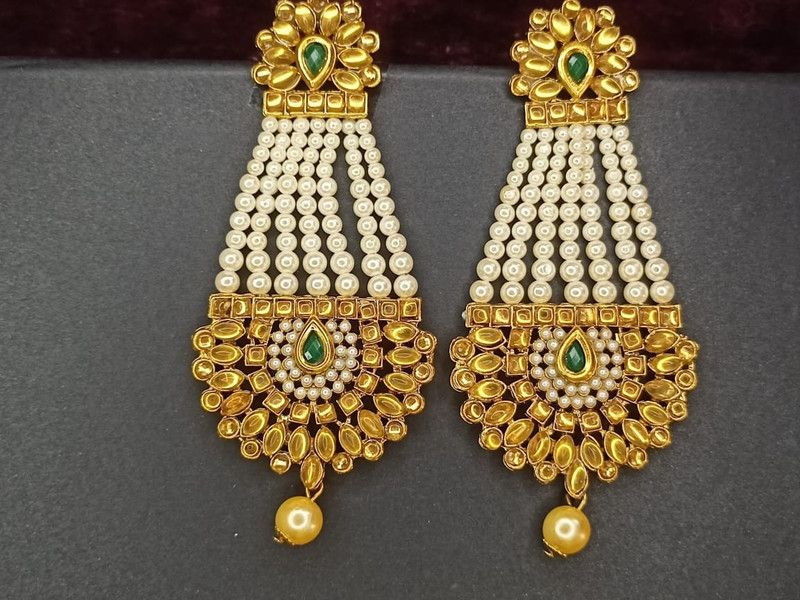 Kundan Pearl Trendy Earring Alloy Drops & Danglers
