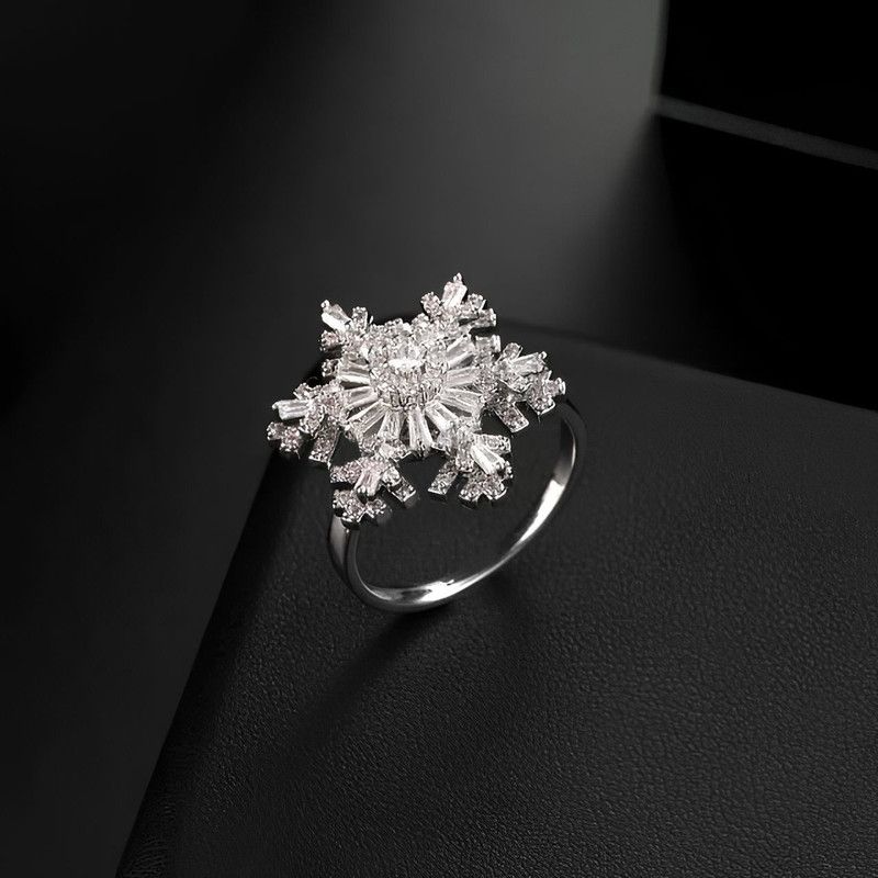 Trending Snow Flakes Rotating Ring Alloy Zircon Platinum Plated Ring