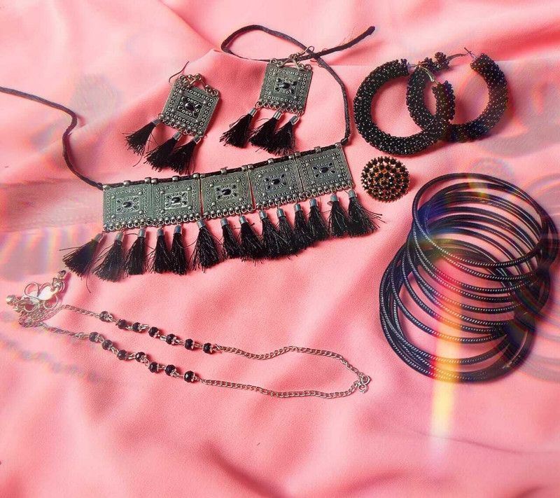 Cotton Dori, Oxidised Silver, Metal, Plastic Jewel Set  (Black)