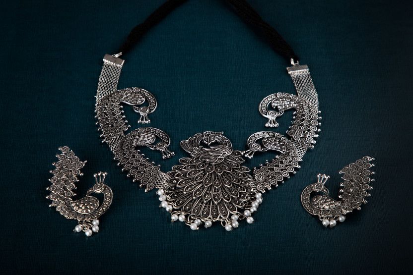 OSS OXIDIZED NECKLACE WITH PEACOCK TOPS Silver Plated Alloy Necklace