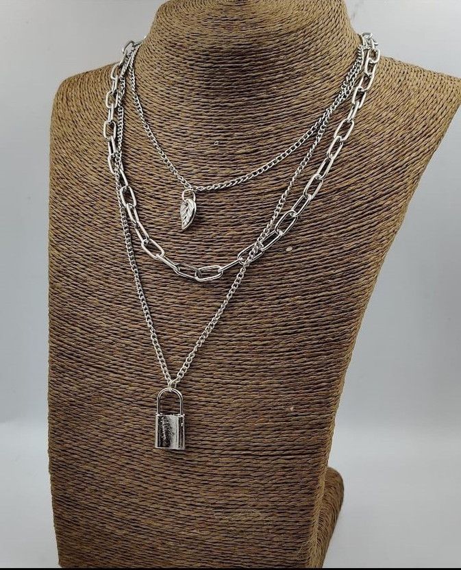 Trendy leaf and lock chain necklace Alloy Necklace