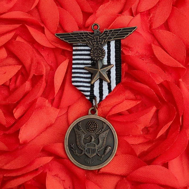 Trendy Animal Men 's Suits Retro Eagle Cross Tide Male Pinion Badge Pin Brooch  (Multicolor)