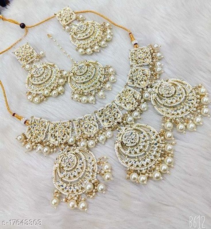 Copper, Brass Jewel Set  (Gold, White)