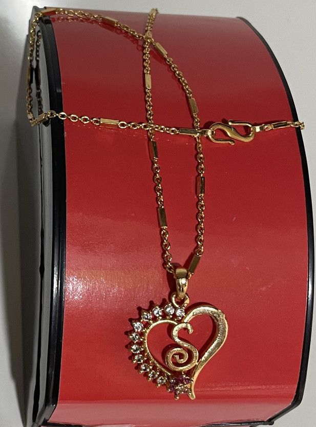 Excellent Finished Valentine's Pink Flower Heart Initial "S" Letter Gold-plated Latest Style Design New Model Cubic Zirconia Alloy Pendant And Mangalsutras Gold-plated Alloy Pendant Set