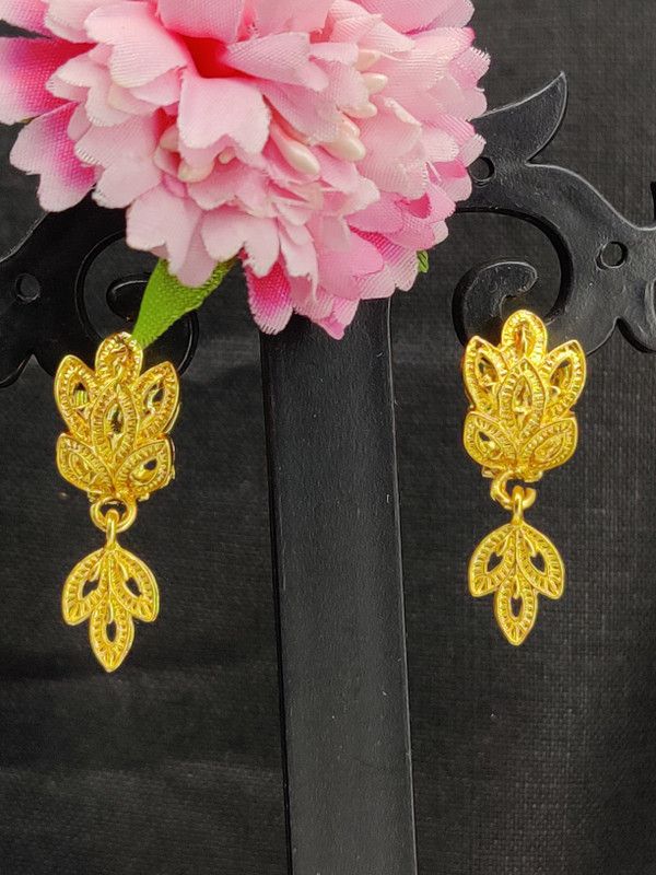 Gold Plated Earings_111 Cubic Zirconia Alloy Drops & Danglers