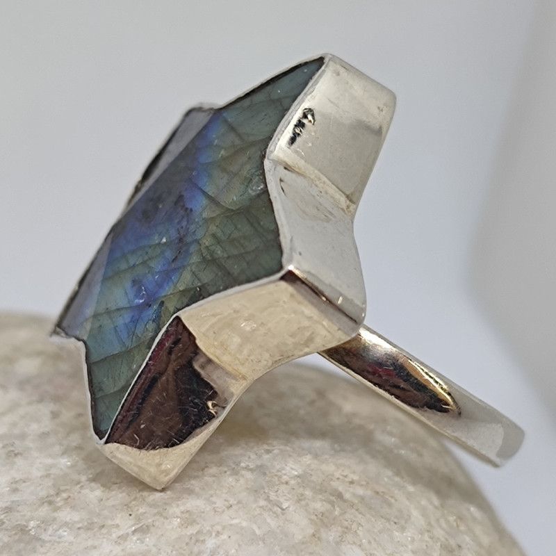 SILVER RING WITH LABRADORITE Silver Crystal Ring