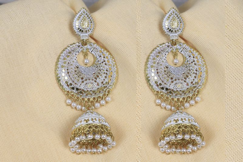 White Gold-Plated Beaded Dome Shaped Jhumkas Alloy Jhumki Earring