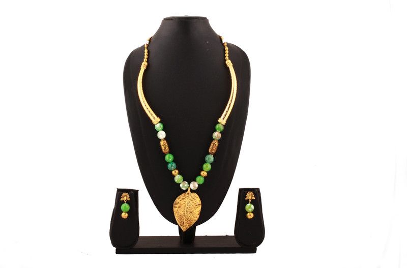 Crystal Gold-plated Green Jewel Set  (Pack of 1)