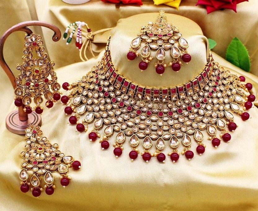 Alloy Gold-plated Gold, White, Maroon Jewel Set  (Pack of 1)