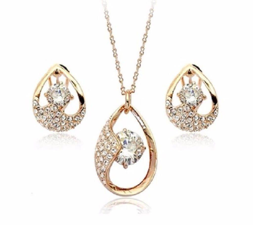 Stone setting pendant set