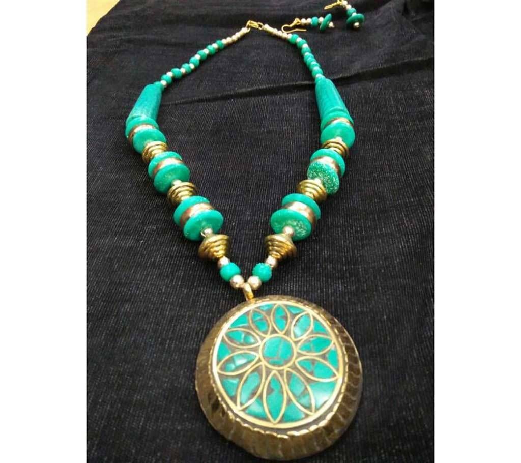 Young Blue Antique necklace