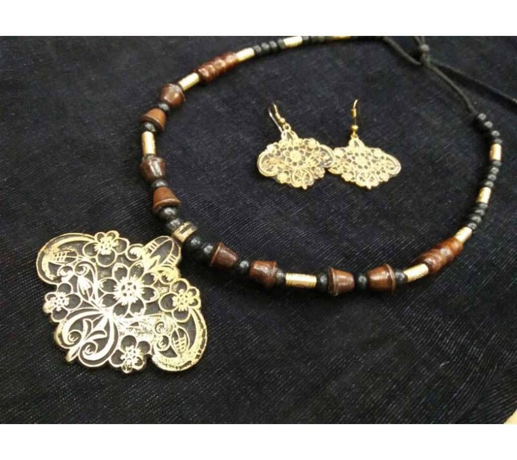 Wood and Pure Antique Jewellery Set