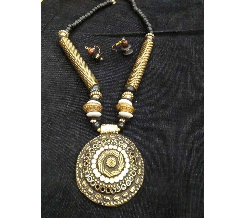 Stylish Black Antique Jewellery Set