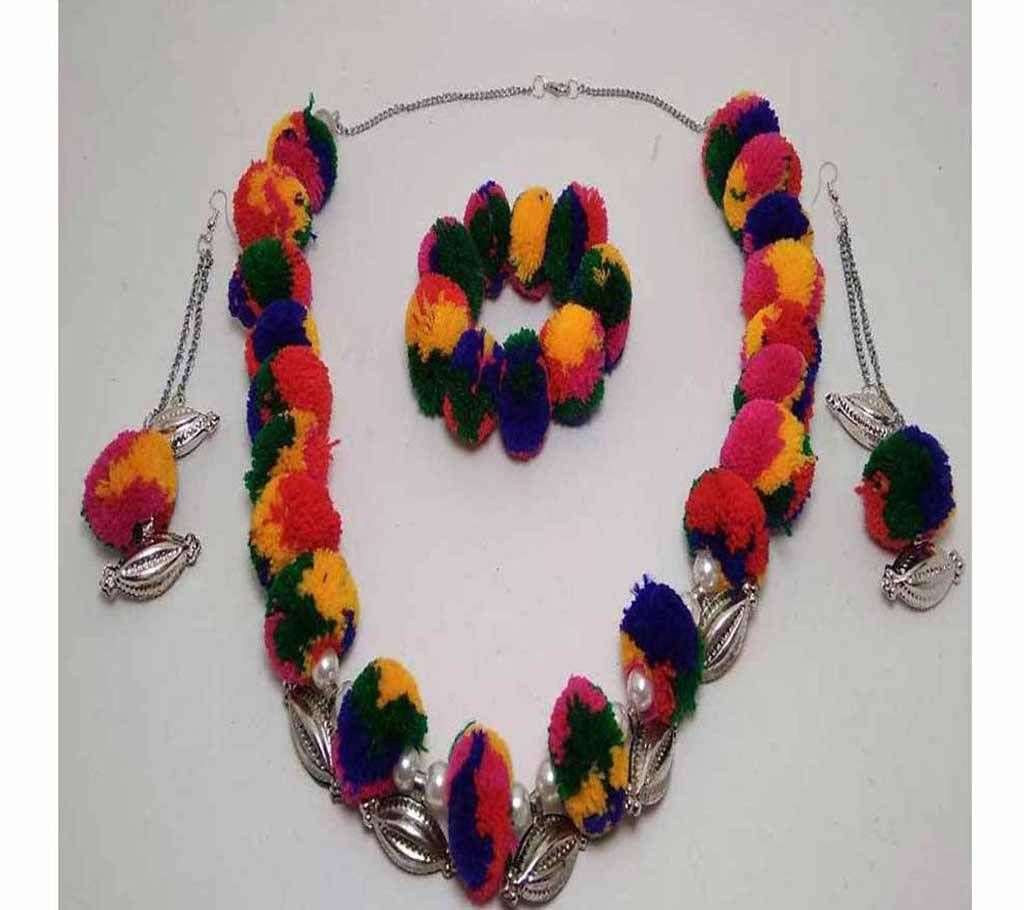 Pompom necklace with ear ring and bracelet 