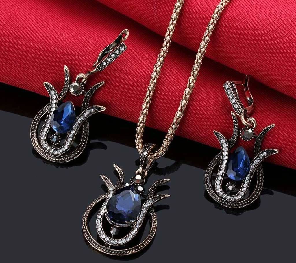 Blue stone setting pendant with earrings 