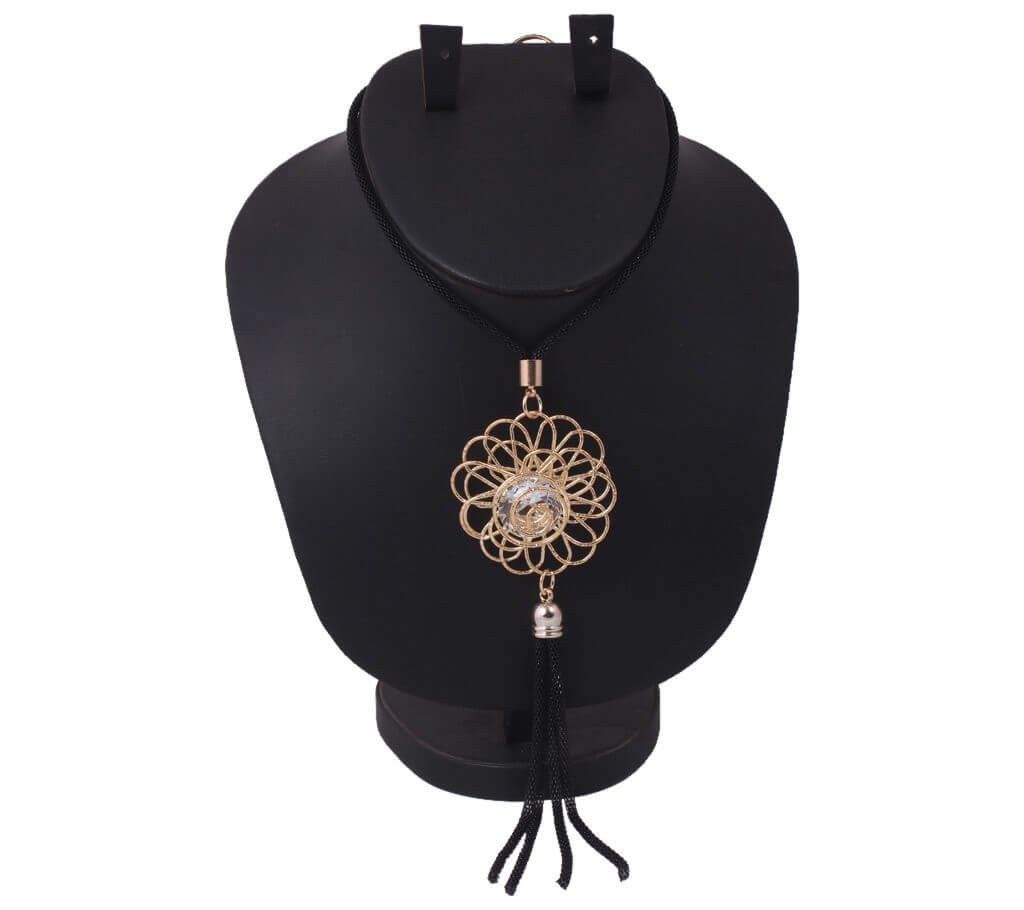 Diamond cut stone setting gold plated necklace