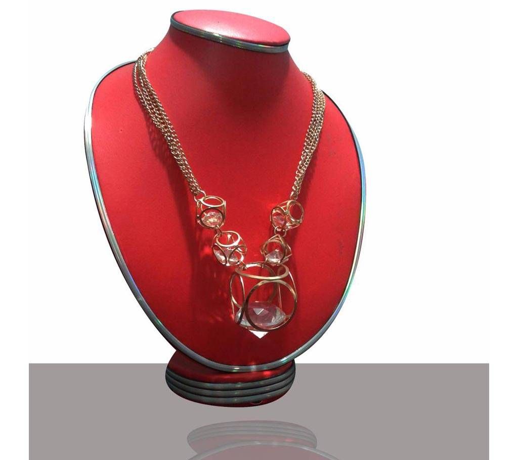 Antique style white stone setting pendant