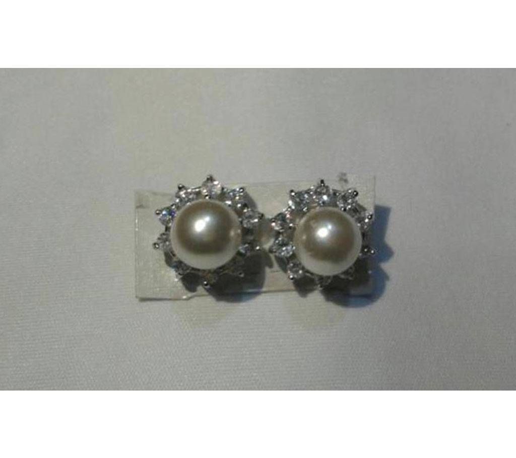 silver plated artificial pearl earring 