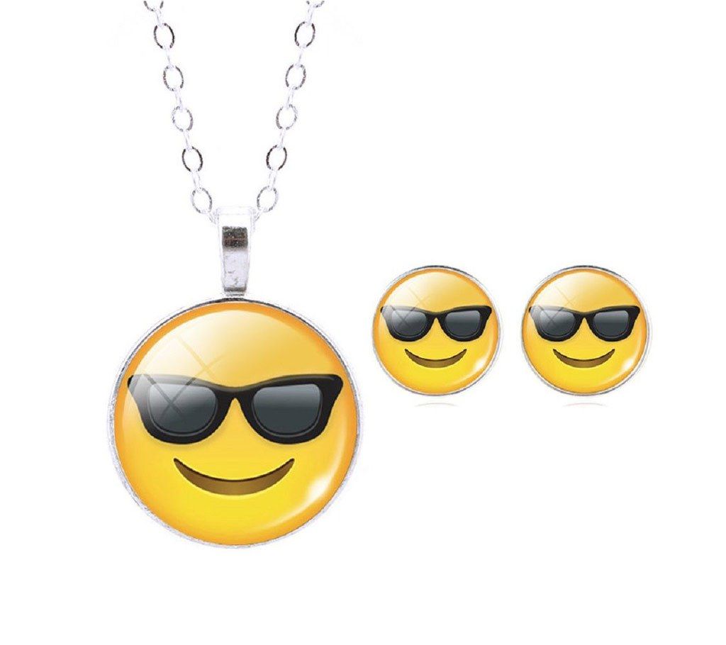 Smile Emoticon Stud Earrings with Pendant