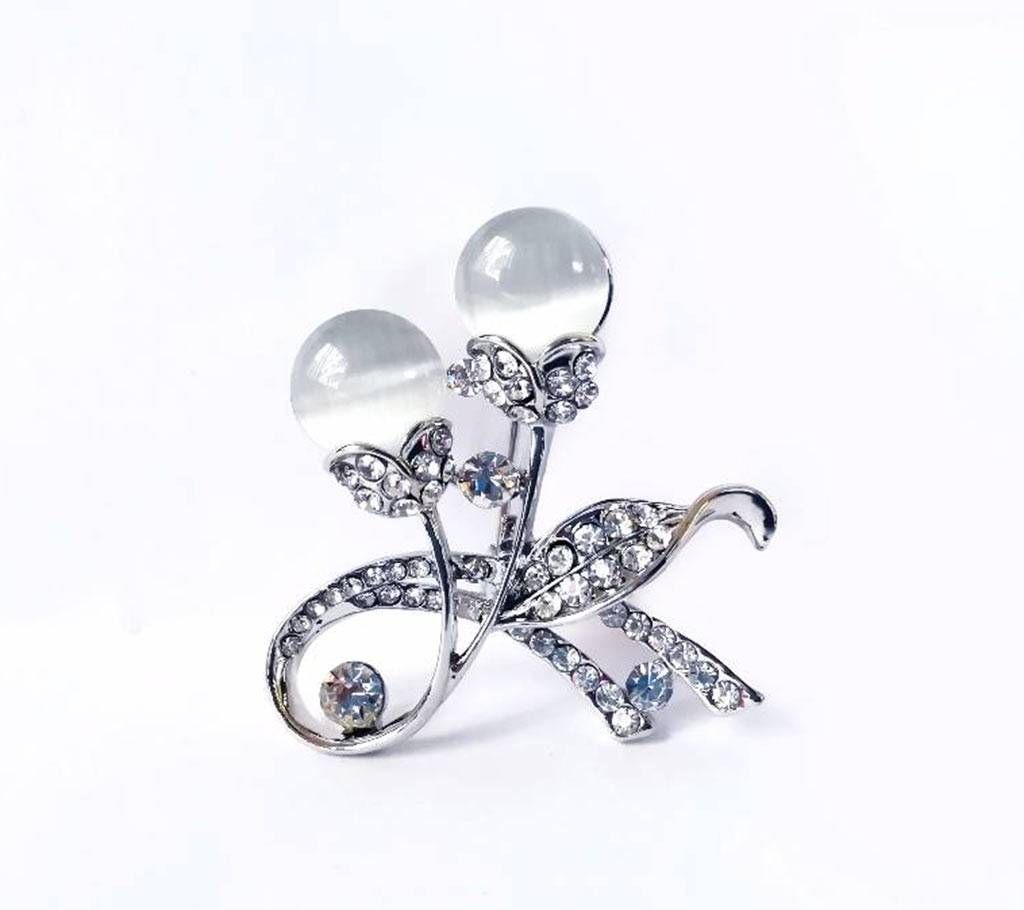 Diamond cut stone setting brooch 