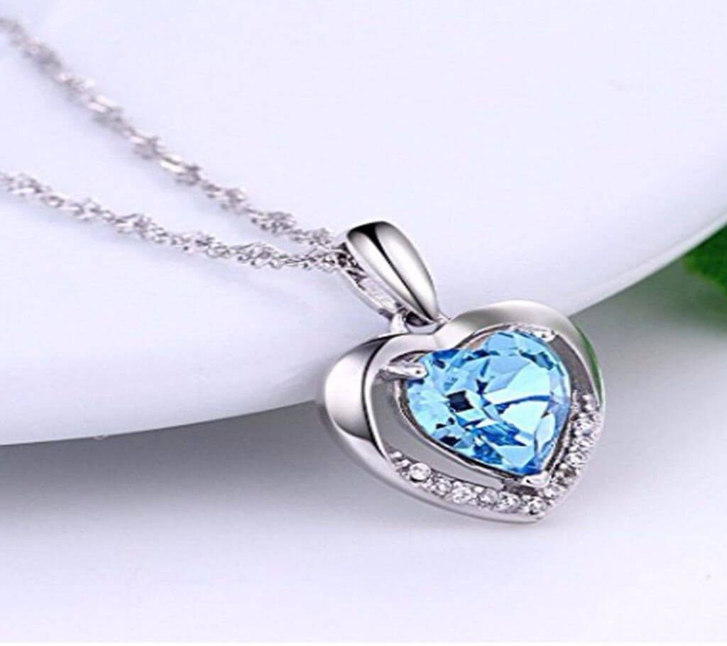 Heart Shaped Blue Stone Setting Pendant