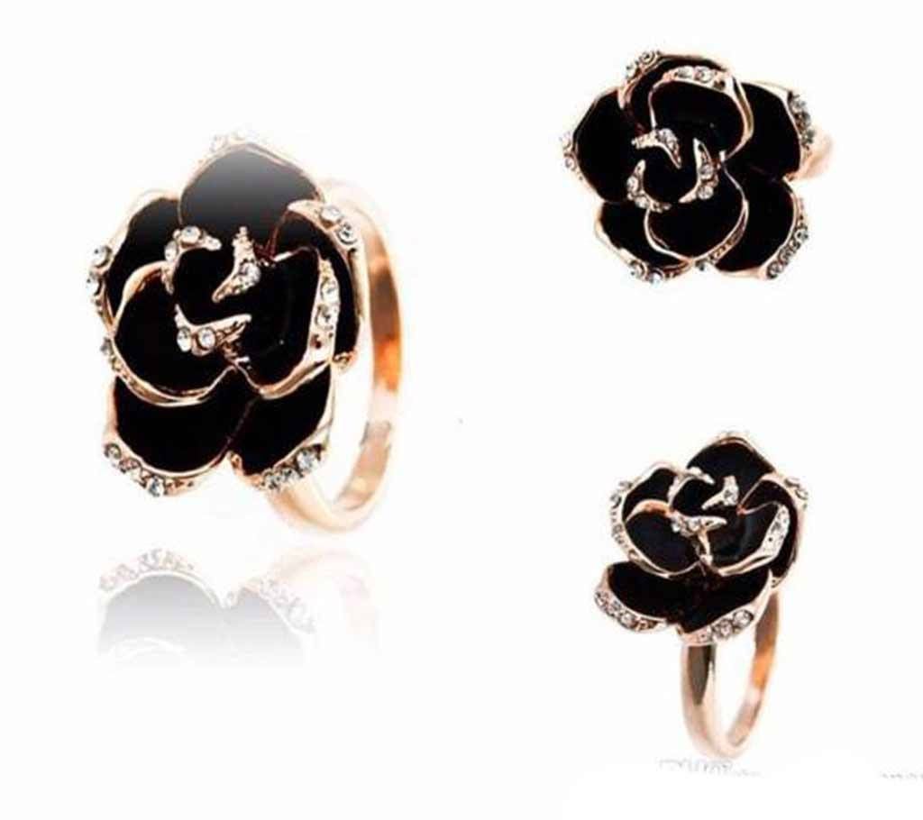 Diamond Cut Rose Finger Ring