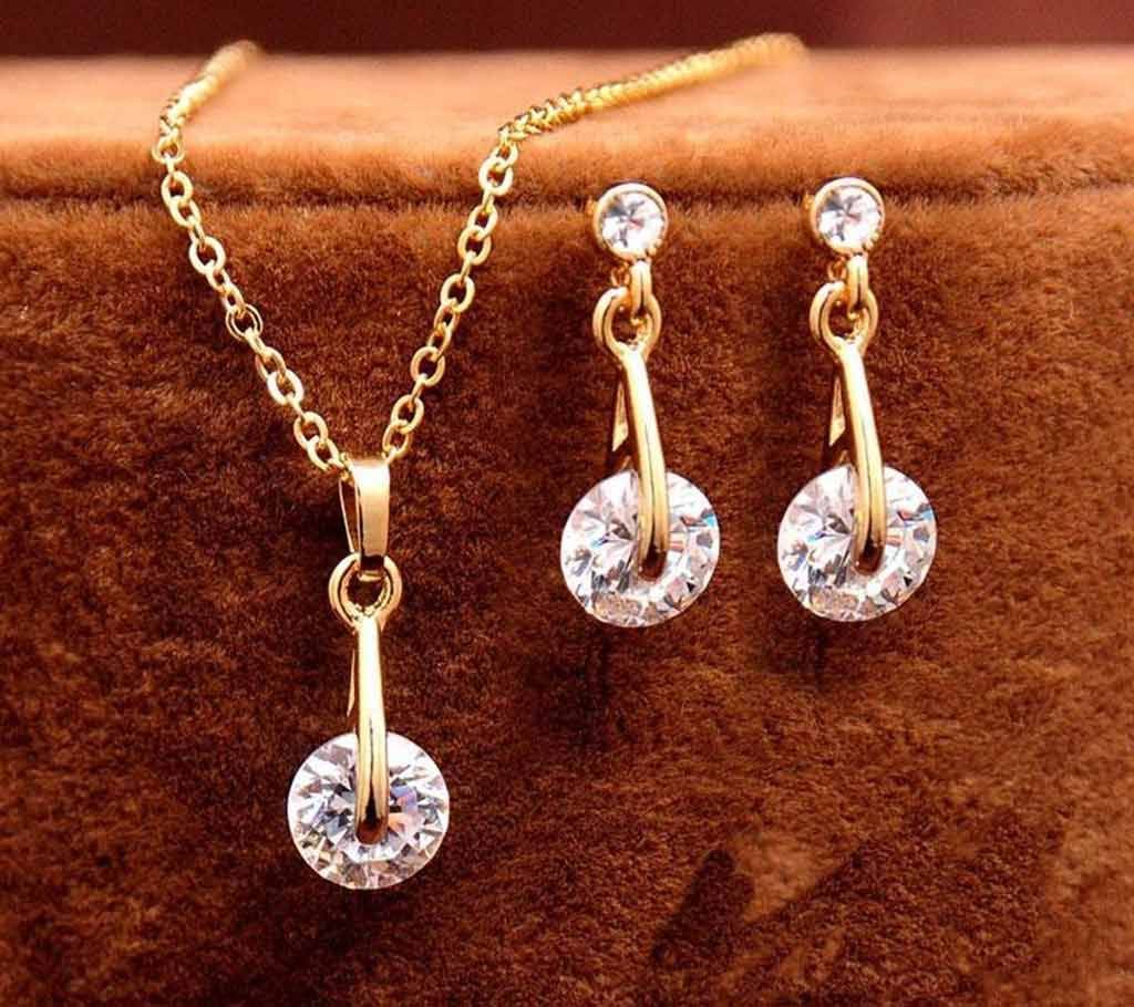 Ladies stone setting pendant 