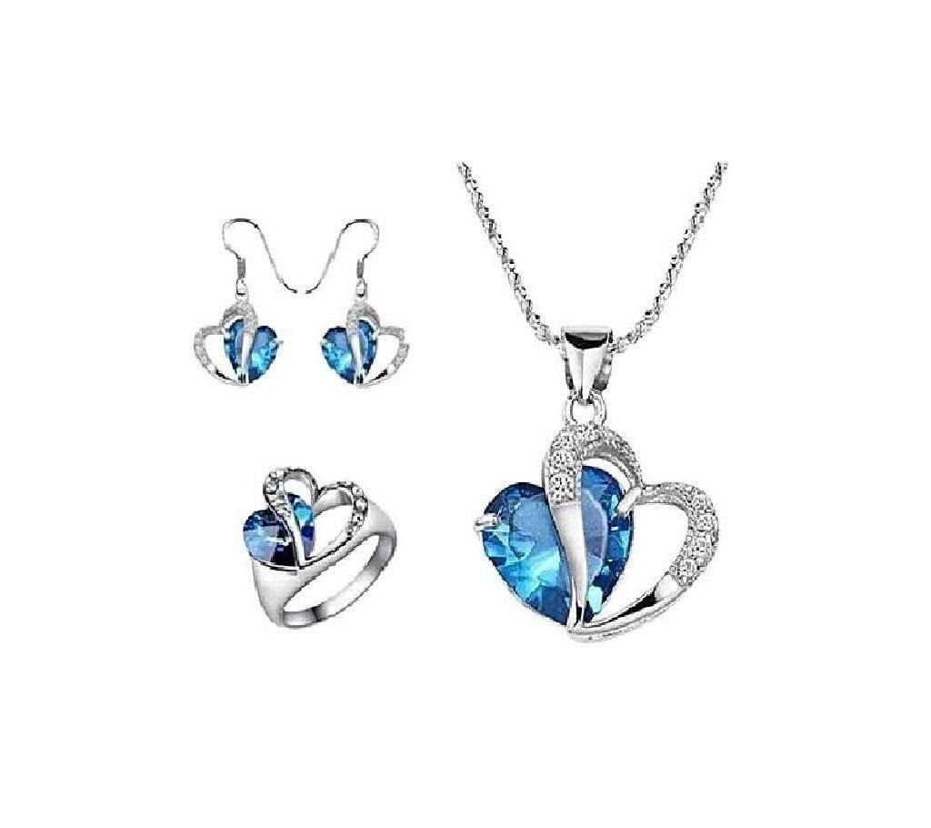 Love Shape Silver And Blue Crystal Necklace Set