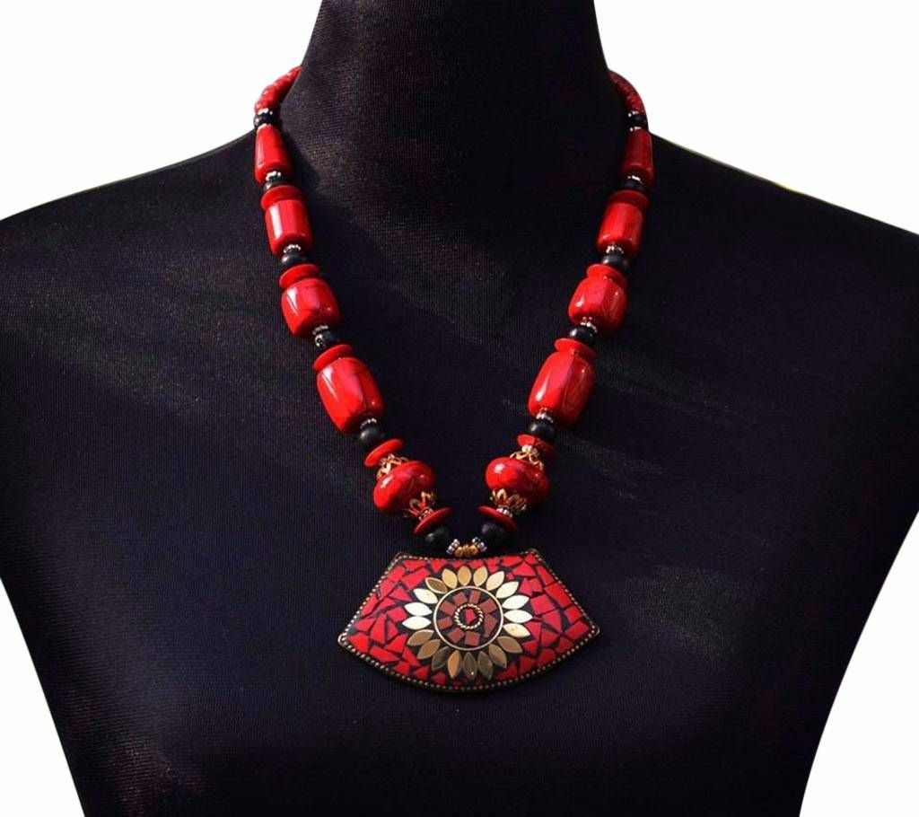 red color bead setting pendant 
