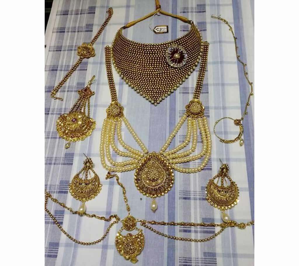 Gold plated full jewellery set