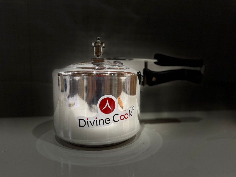 DIVINECOOK DCEMIL 1.5 L Pressure Cooker  (Aluminium)