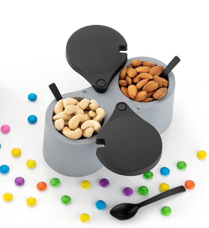1 Piece Seasoning Shaker Set  (Plastic)