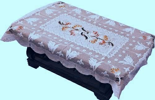 Rose petals table mate & cloth
