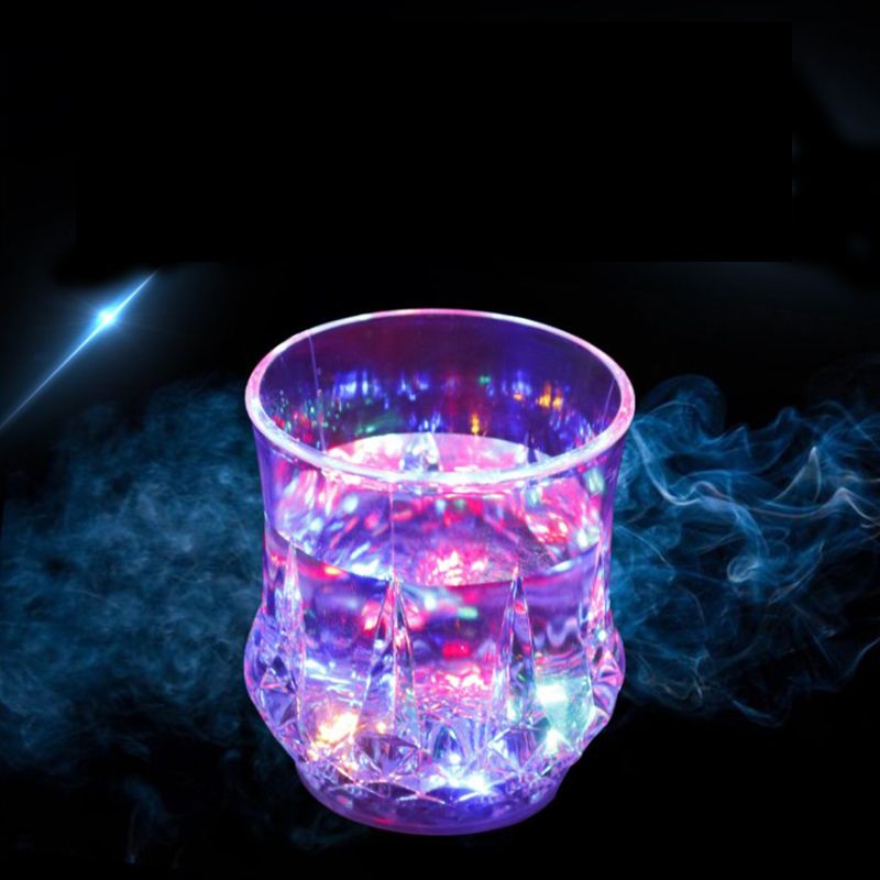 Creative Light Up LED Cups Automatic Flashing Drinking Cup Mugs Color Changing