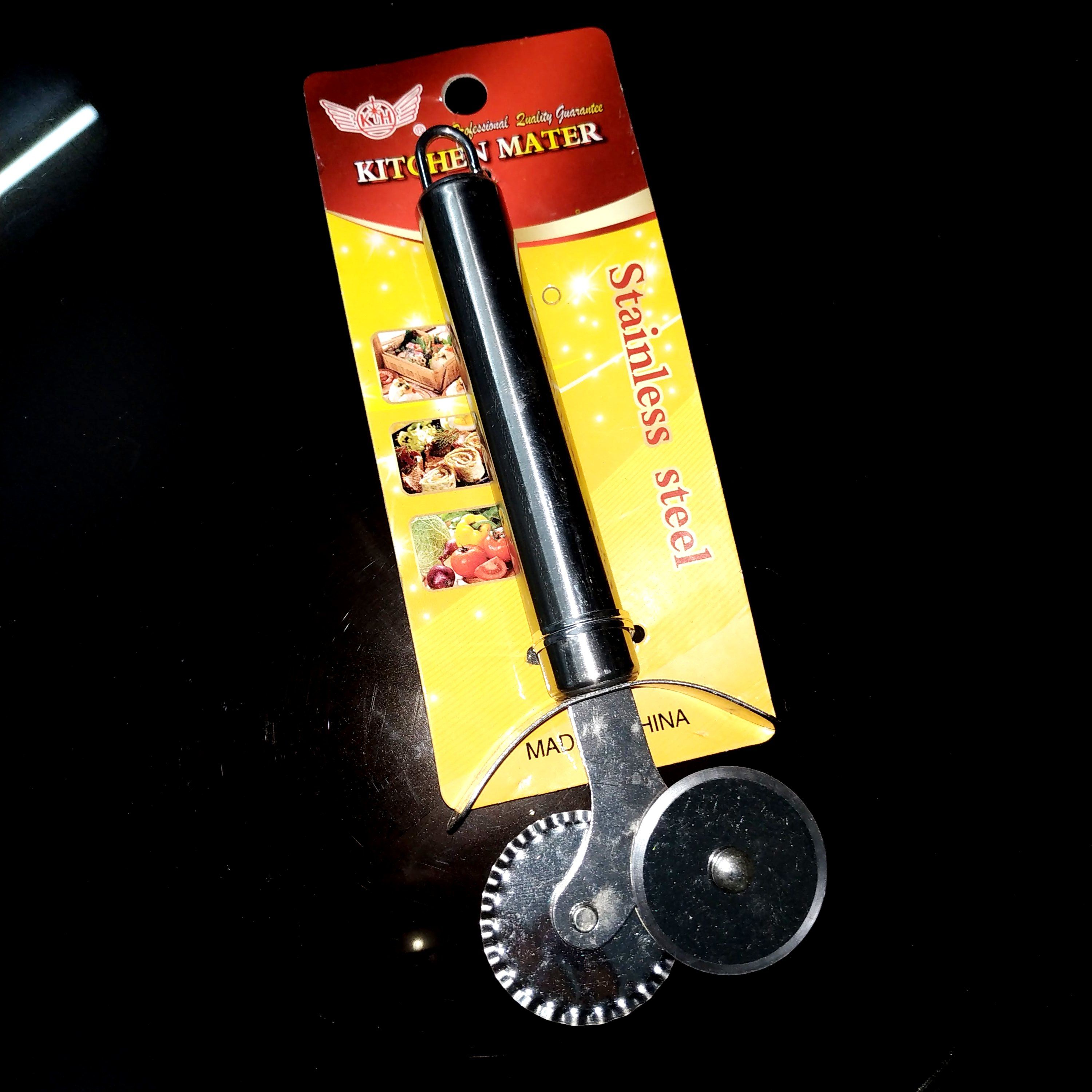 Pizza Wheel Cutter (Kitchen Wheel Slicer as Safety Cake Knife, Pizza Wheel Slicer, Pizza Wheel Cutter)