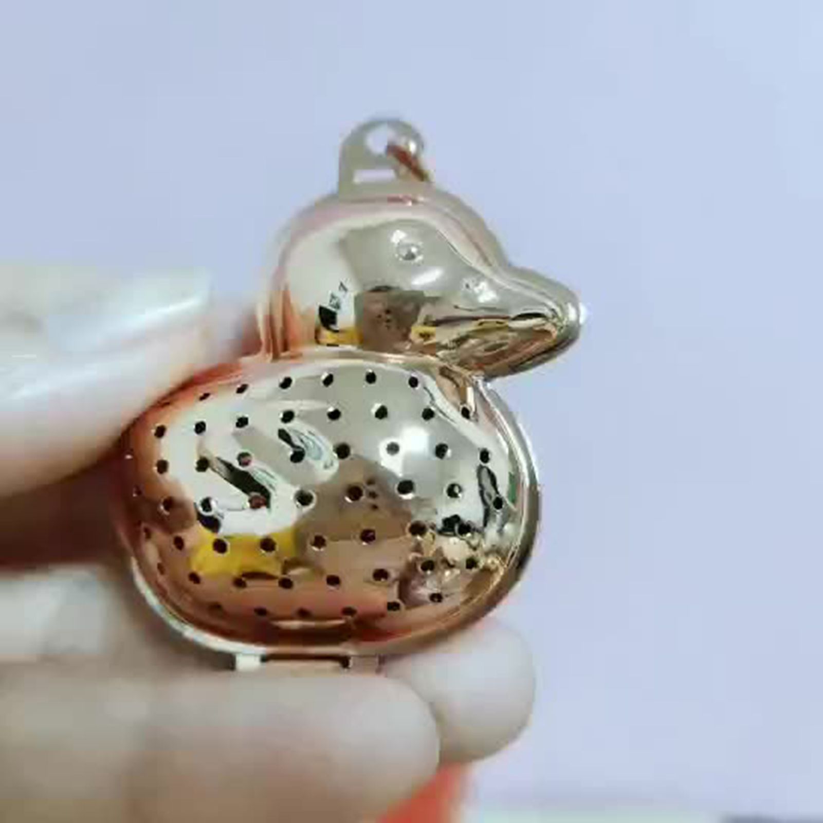 HelloWorld Herbal Strainer Buckle Design Sturdy Duck Shape Herbal Strainer