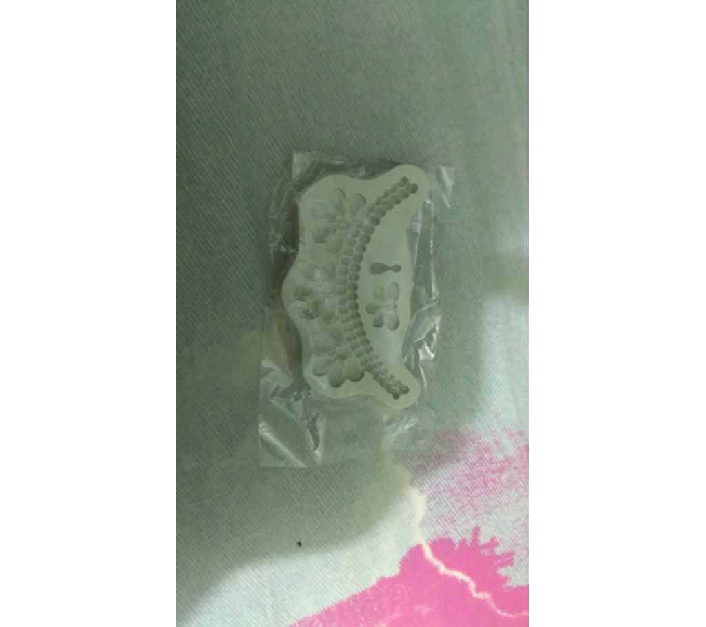 Necklace mould
