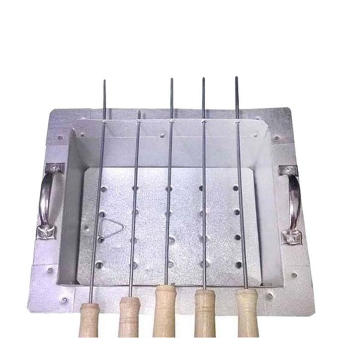 5 টি স্টিক সহ bbq স্ট্যান্ড-সিলভার