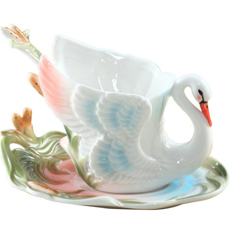 Enamel Coffee Mugs Procelain Tea Cups and Mugs With Saucer Spoon Peacock Swan Dolphins Europe Style Mark Creative Drinkware