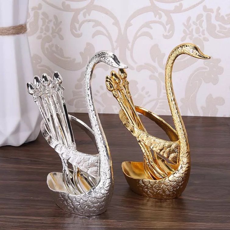 Easy wash durable beautiful design Metal Spoon set