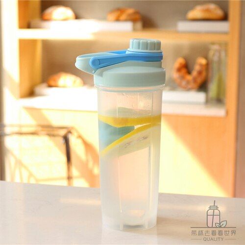 Gym Bottle Shaker Scale Cup Portable Protein Powder Container Shaker Bottles Sport Trinkflasche Kitchen Supplies DI50YYB