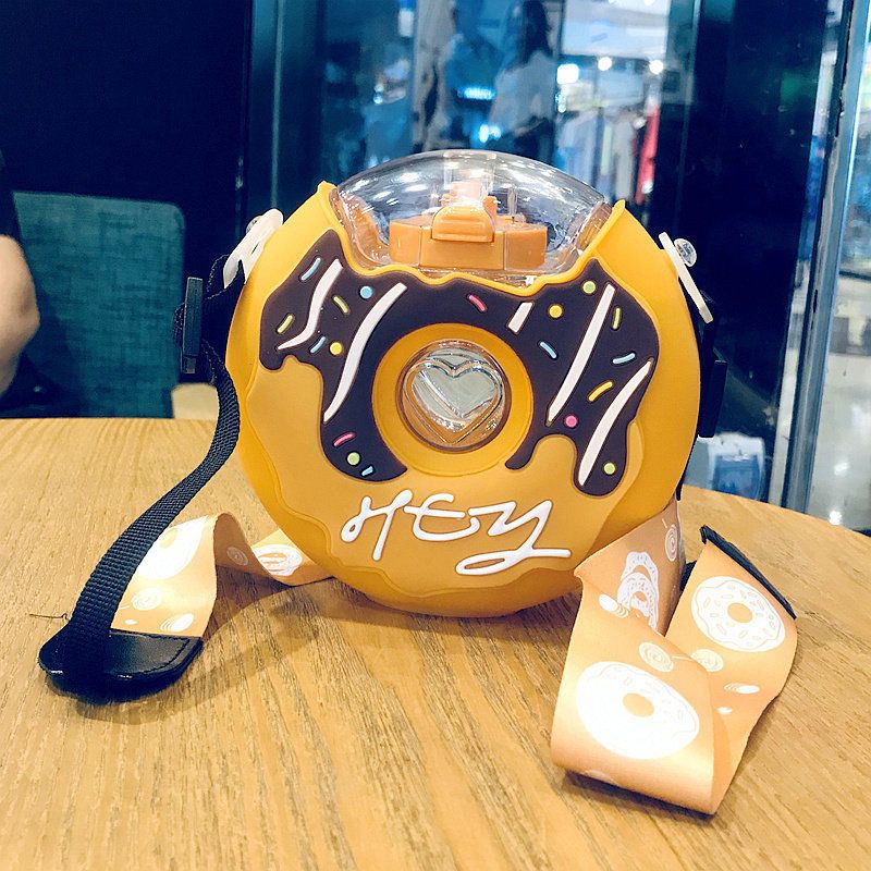 Creative and Cute Donut Nozzle Water Cup Spray Straw Cup Outdoor Portable Water Cup Silicone Anti-fall Baby Plastic Cup
