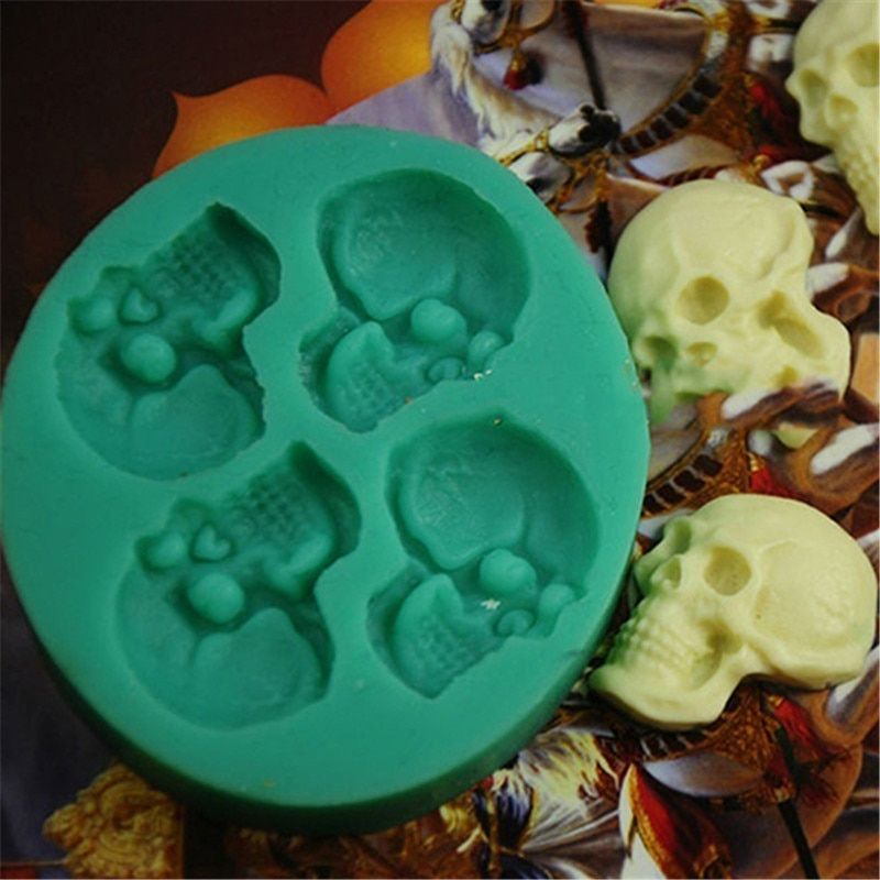 EASY BAKE CAKE MOLDS