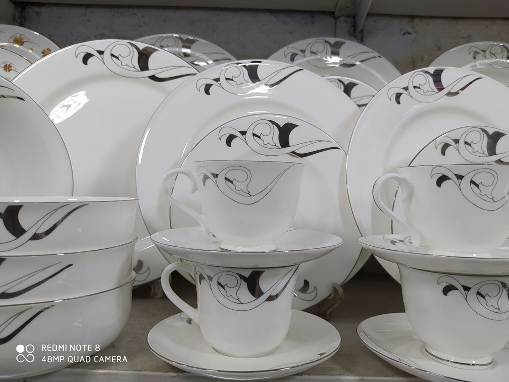 32 Pcs Exclusive Dinner Set Gift And Home Decoration (English Bone China Ceramic 100% Export Quality)