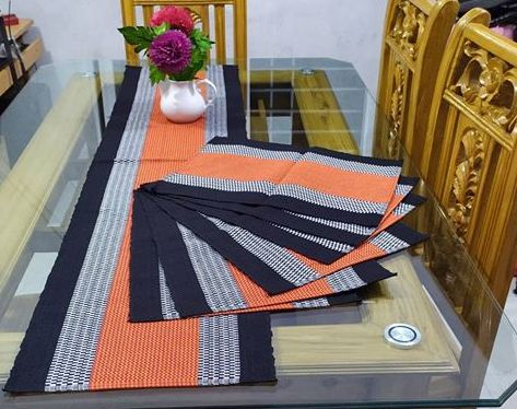 Dining Table Runner With 6 Pcs Mat
