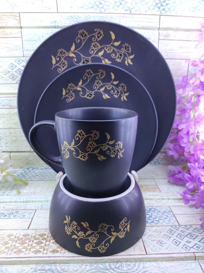 Black beauty 4 Pieces dinner Set,Ceramic Exclusive dinner Set oven safe, for gift and home decoration-black.CD:R00.