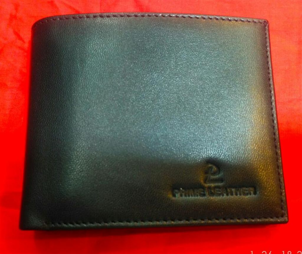 Genuine leather regular shaped wallet 