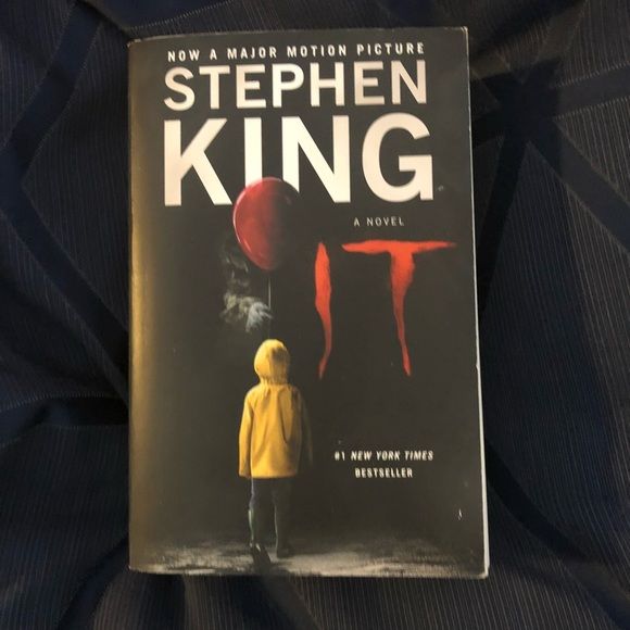 It by Stephen King - Paperback