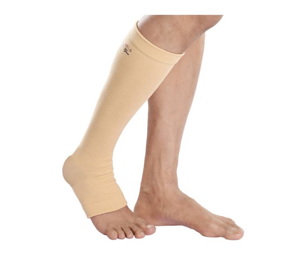 Tynor Compression Stocking Below Knee Classic I-16, Controlled compression to the legs