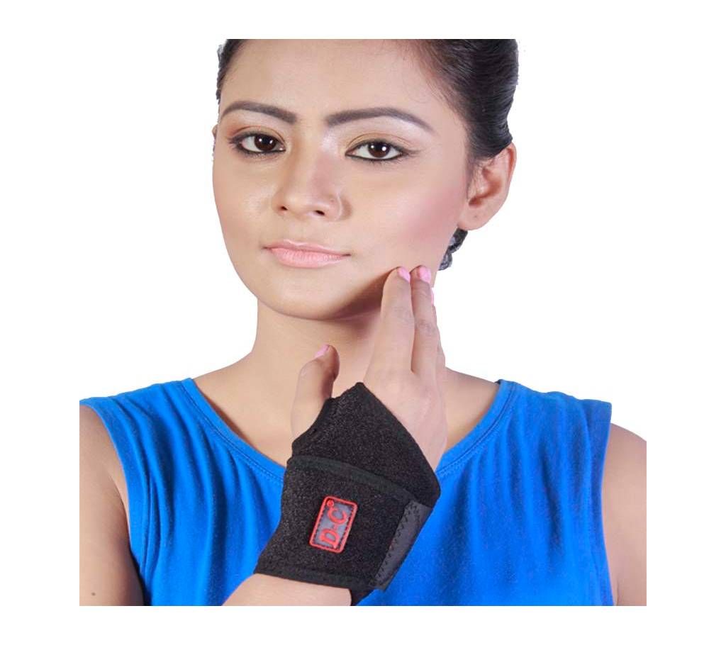Dyna Care Wrist Brace with Thump (Neoprene)